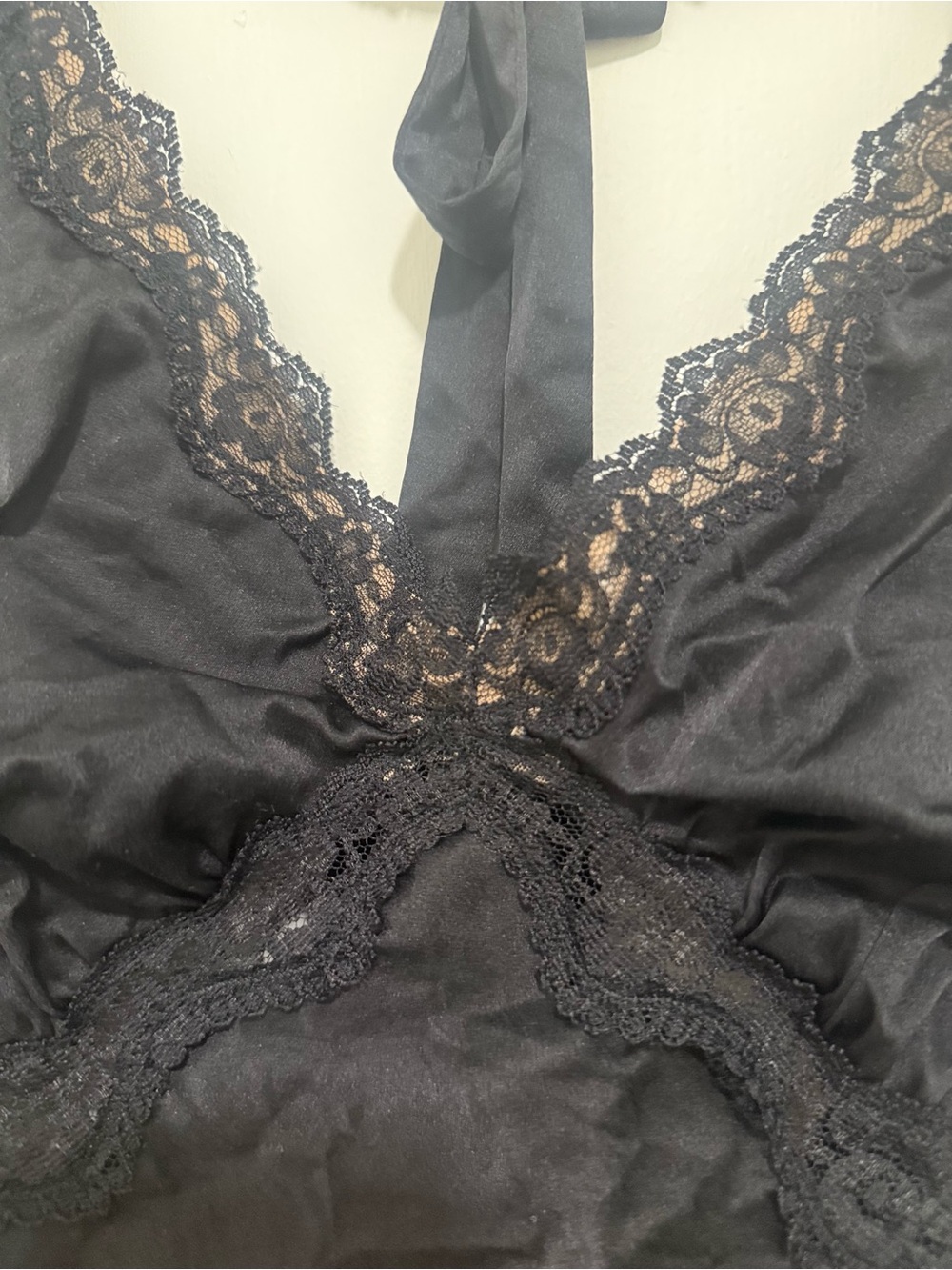 Reformation S Black Silk Lace-Trim Silk Halter Cami - luxury, chic, date night - Picture 3 of 4